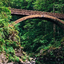 Construyendo Puentes | El acto más pequeño en los negocios 