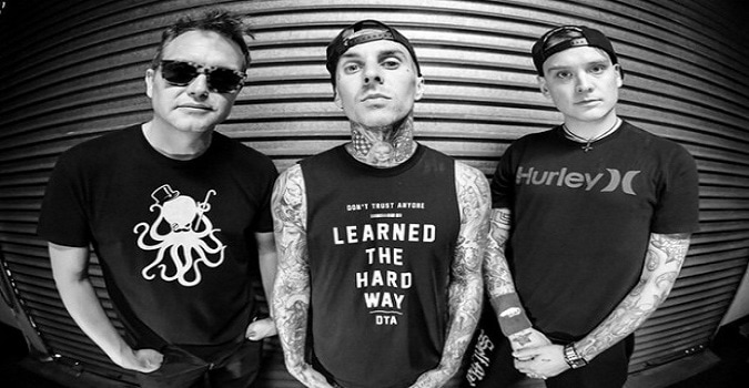 watch-blink-182-perform-shes-out-of-her-mind-live-on-tv