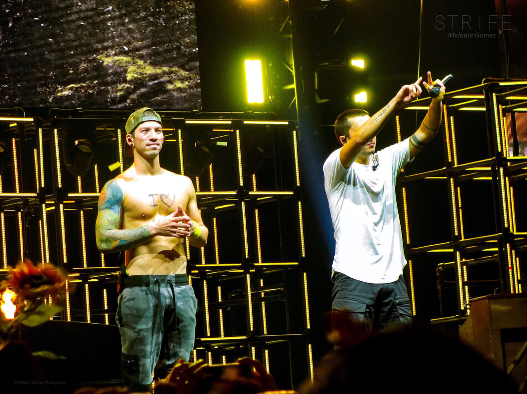 Photo Review Twenty One Pilots Perform A Sold Out Show At