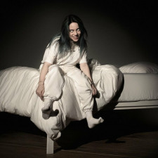 Billie Eilish explica por qu&eacute; usa ropa holgada