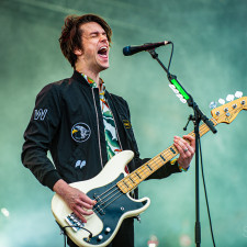 ROCK AM RING - IDKHOW 