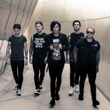 Sleeping With Sirens' Kellin Quinn Joined The Used On Stage