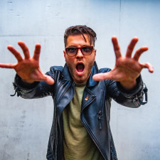 INTERVIEW: Ice Nine Kills Frontman Spencer Charnas Discusses Deluxe Album 'The Silver Scream', Horror & More