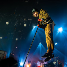 PHOTO REVIEW: Cage The Elephant Take Grammy Winning New Album 'Social Cues' To Tilburg
