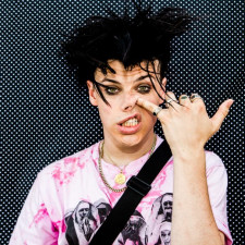 Yungblud & Machine Gun Kelly Release Music Video For 'Acting Like That'