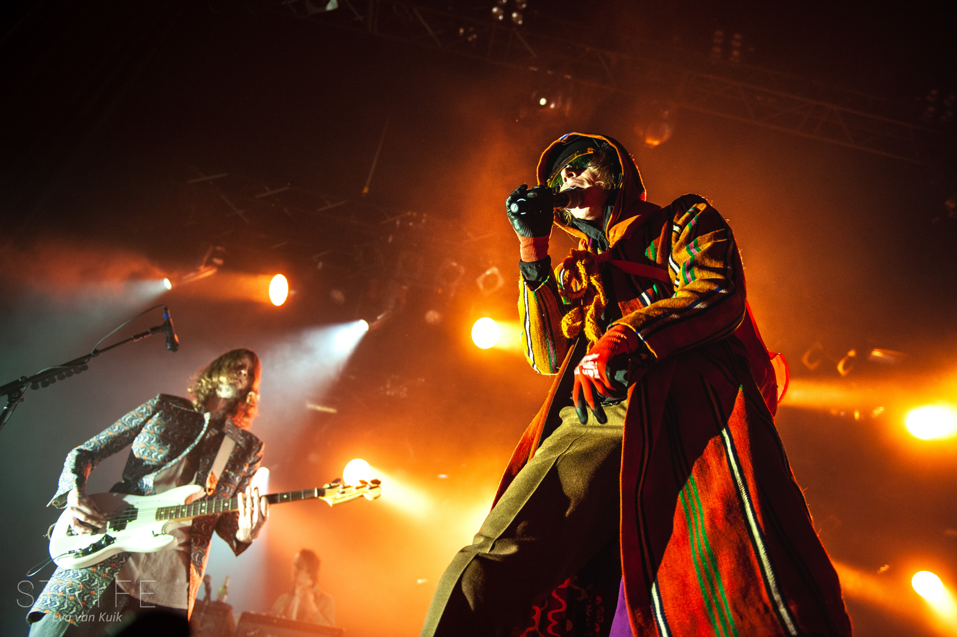 PHOTO REVIEW Cage The Elephant Take Grammy Winning New Album 'Social