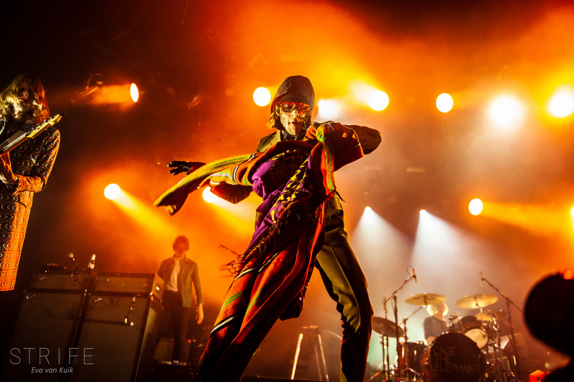 PHOTO REVIEW Cage The Elephant Take Grammy Winning New Album 'Social