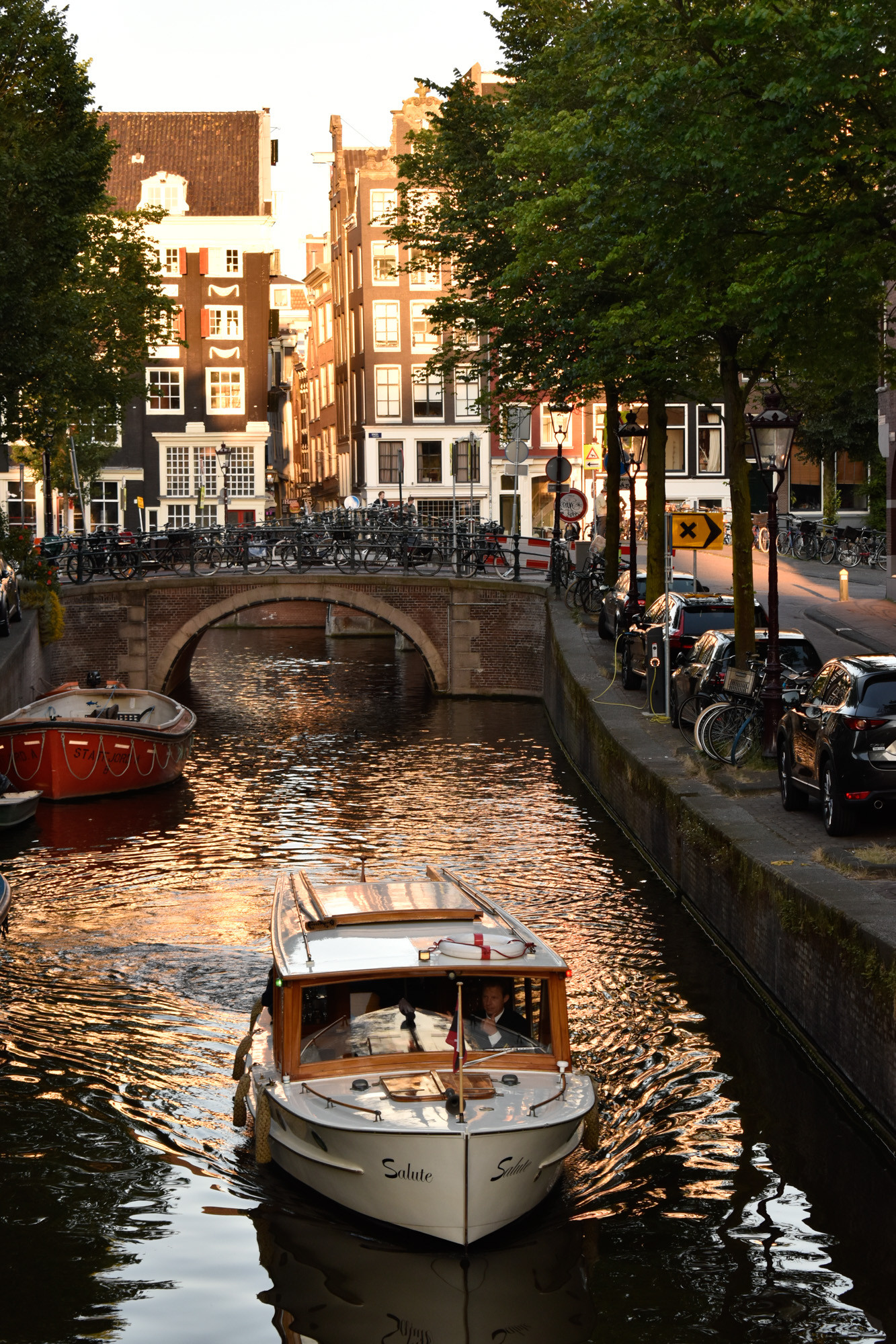 Amsterdam photo tours boat in canal