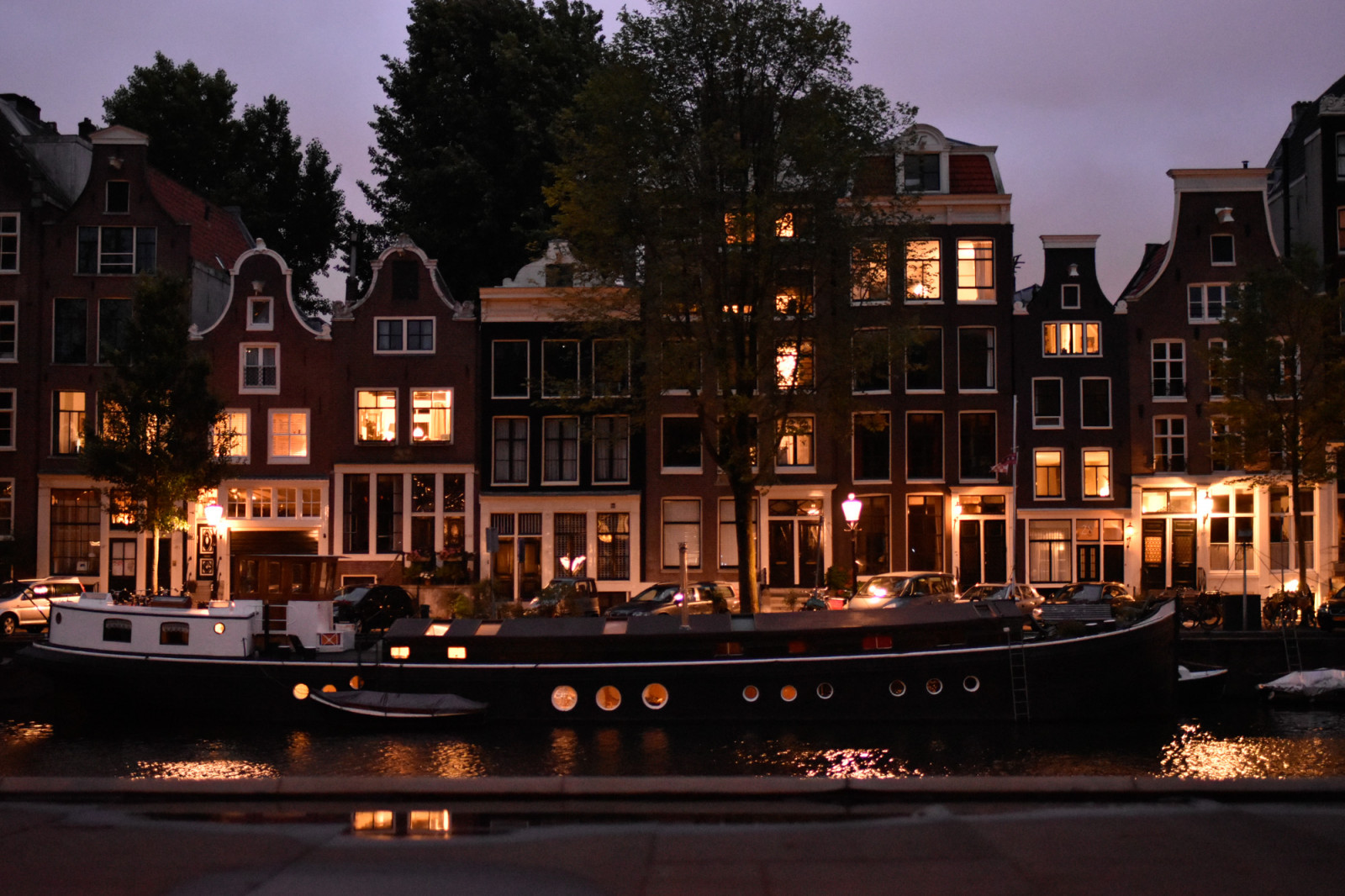 Amsterdam Photo Tours lighted houseboat