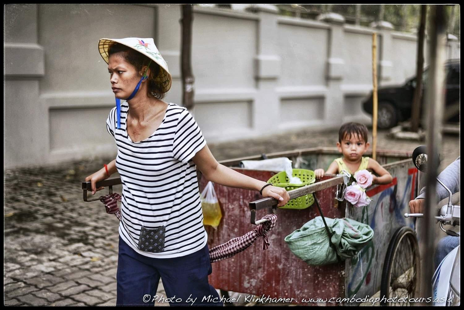 City of garbage Phnom Penh scavenger family