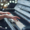 Belajar memainkan piano atau keyboard