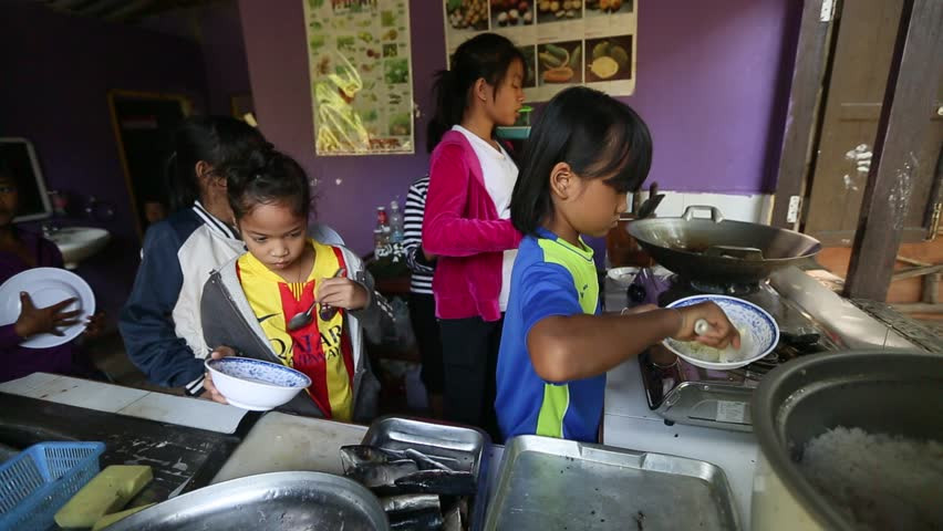 cambodia-kids-in-koh-chang