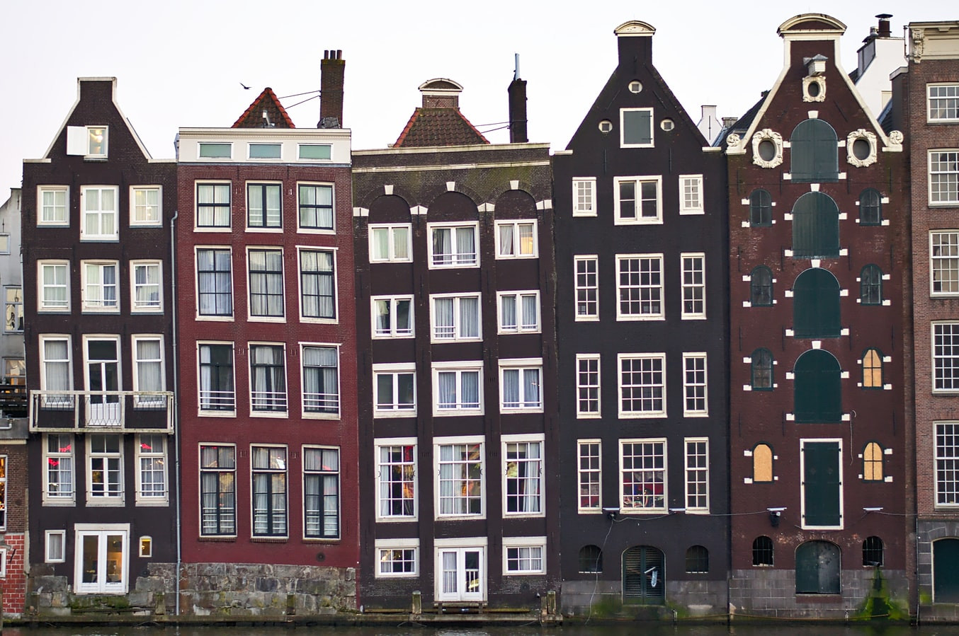 amsterdam-canal-houses