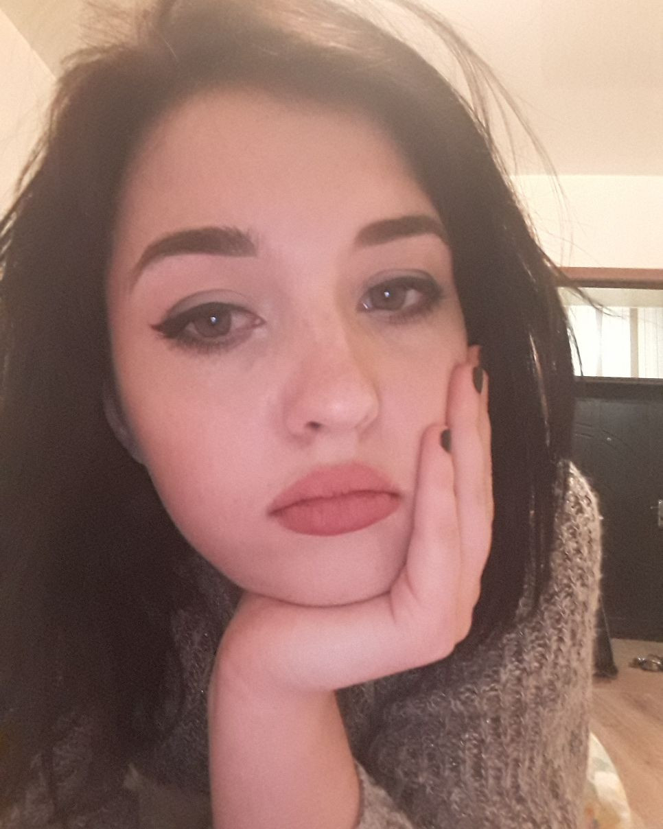 Julia Bila media 2