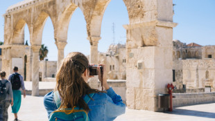 Introduction to the tourism industry.